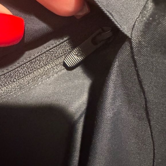 lululemon athletica Women's Black Raincoat - Picture 5 of 9